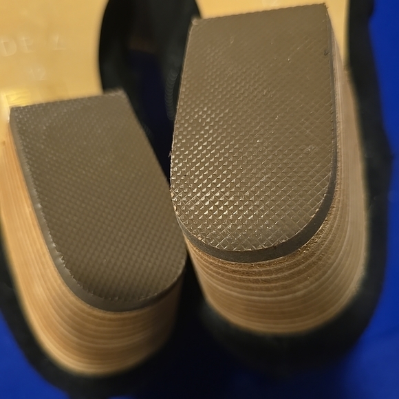 kelsi dagger brooklyn boots Ankle Cow Suede Women Size 12m NIB - Picture 10 of 12